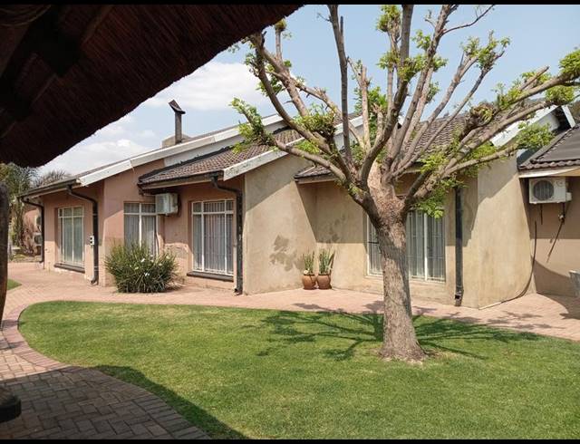 3 BEDROOM HOUSE FOR SALE IN VANDERBIJLPARK SW 5
